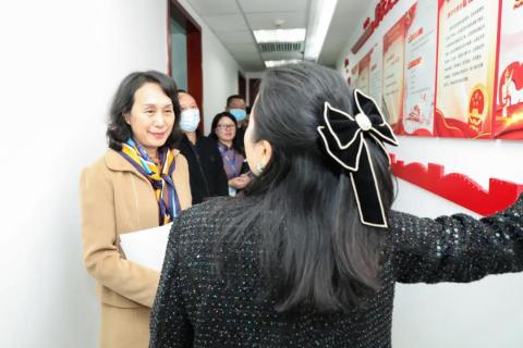 罗湖区人大常委副主任谭会茹一行莅临龙门国际调研