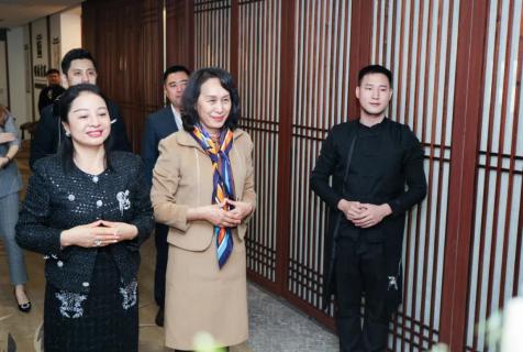 罗湖区人大常委副主任谭会茹一行莅临龙门国际调研