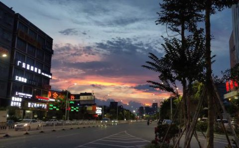 龙门国际：小米靠什么跻身国产手机品牌？战略定位很重要！（一）